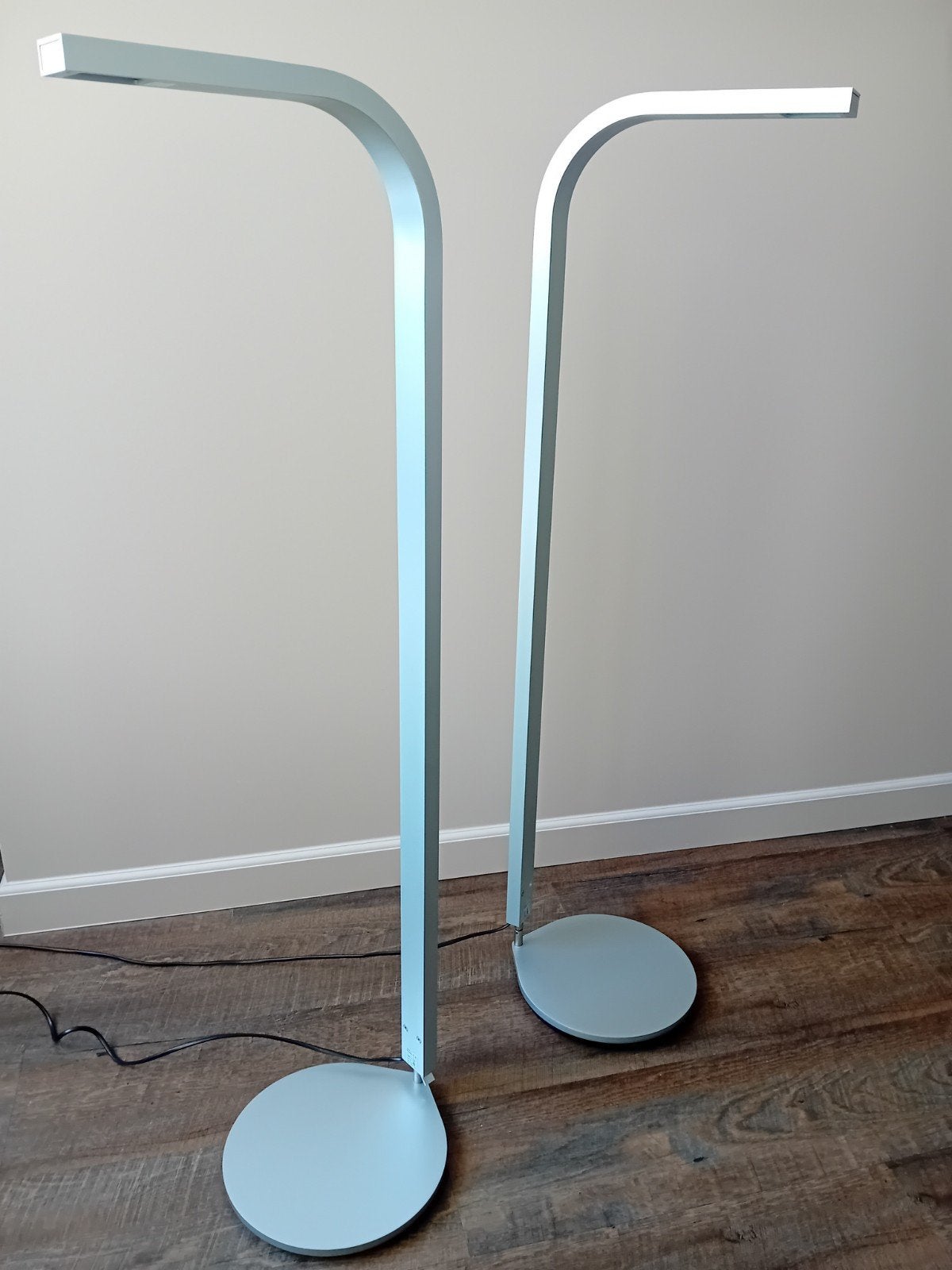 Anta Leuchten Lee Vloerlamp - Modern & Dimbaar (2 stuks), Huis en Inrichting, Ophalen