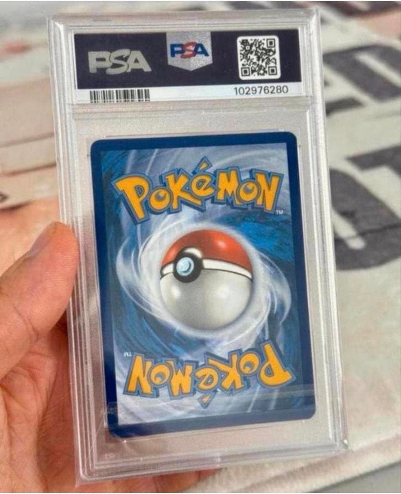 2024 POKEMON MEW EN BULBASAUR 151 Mini Tins PSA-9 001/165, Hobby en Vrije tijd, Verzamelkaartspellen | Pokémon, Ophalen of Verzenden