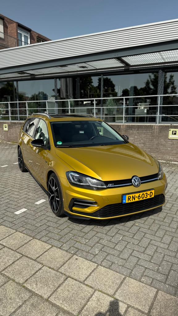Volkswagen Golf Variant 1.5 TSI 150pk 7-DSG 2018 Geel, Auto's, Volkswagen, 1498 cc, 4 cilinders, Stationwagon, 690 kg