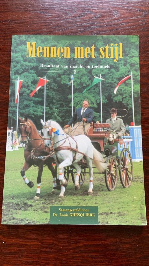 Mennen met stijl - Louis Ghesquiere, Boeken, Mode, Ophalen of Verzenden, Mode algemeen