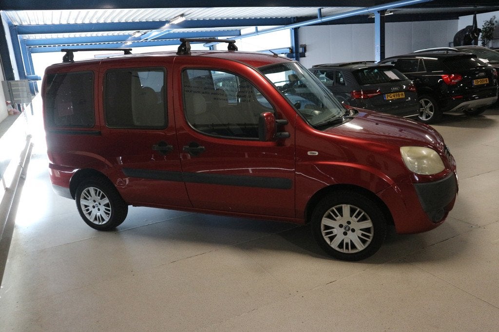 Fiat Doblò 1.4 Family Plus / AIRCO / NIEUWE APK 2027 / 5 ZI, Auto's, Fiat, Voorwielaandrijving, Parkeersensor, Gebruikt, Doblo