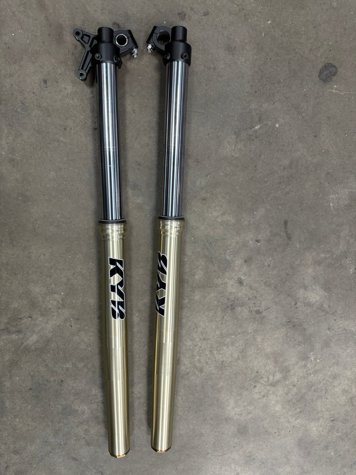 Nieuwe orginele kyb voorpoten yamaha yzf fantic xxf, Fietsen en Brommers, Brommeronderdelen | Oldtimers, Ophalen, Nieuw, Frame