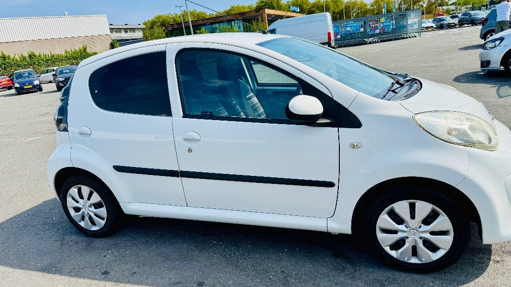 Citroën C1 1.0i 68PK 5D 2011 Wit, Auto's, Voorwielaandrijving, Euro 5, 4 stoelen, C1