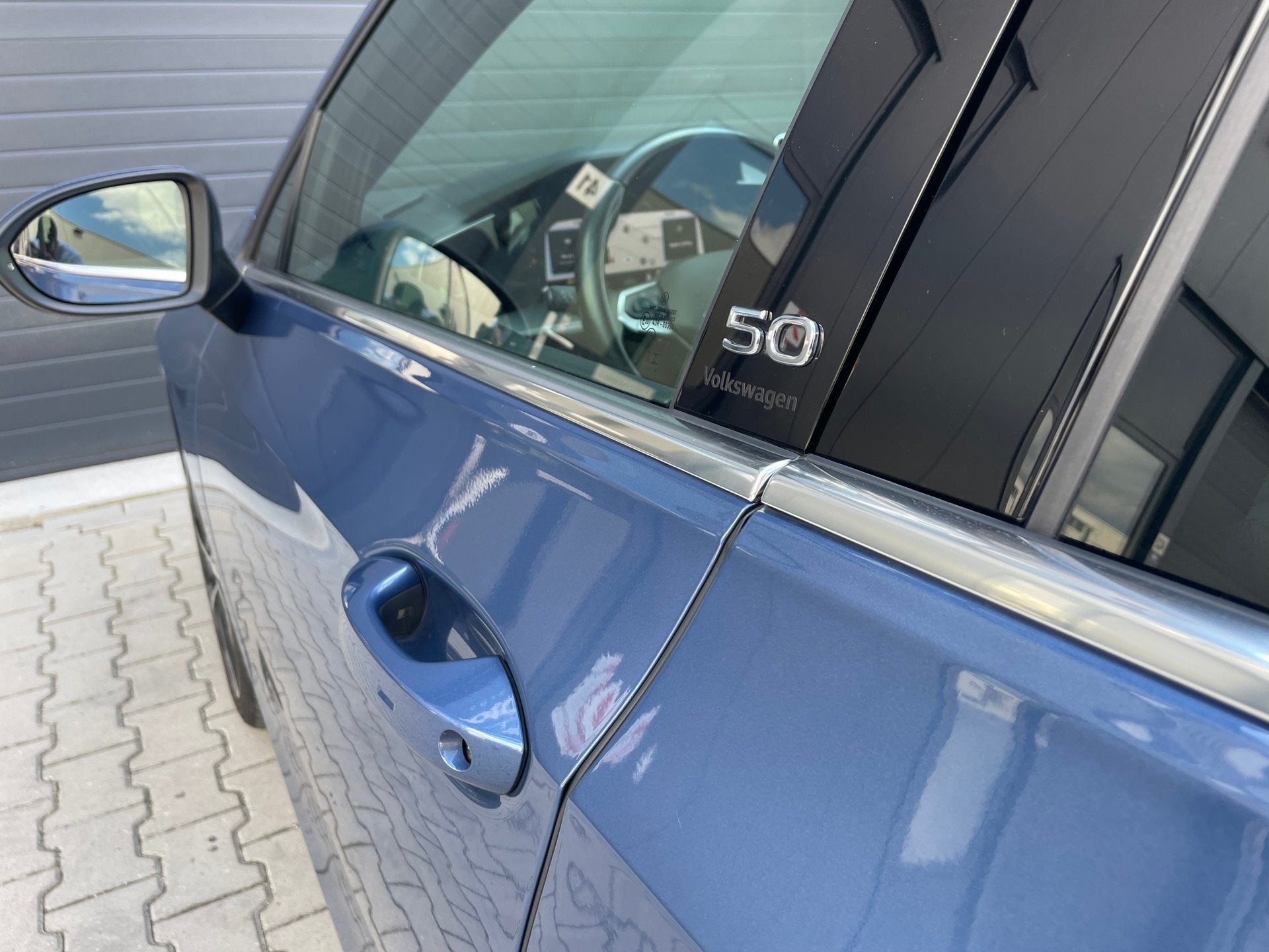 Foto 25 van Volkswagen Golf 1.5 eTSI 50 jähre Edition |PANO|CAMERA|HUD|