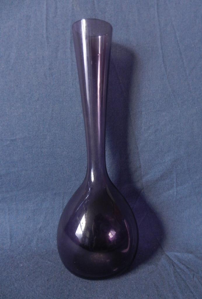 Paars glazen zgn Bulb vase door Gullaskruf ontw A Percy h 25, Ophalen of Verzenden