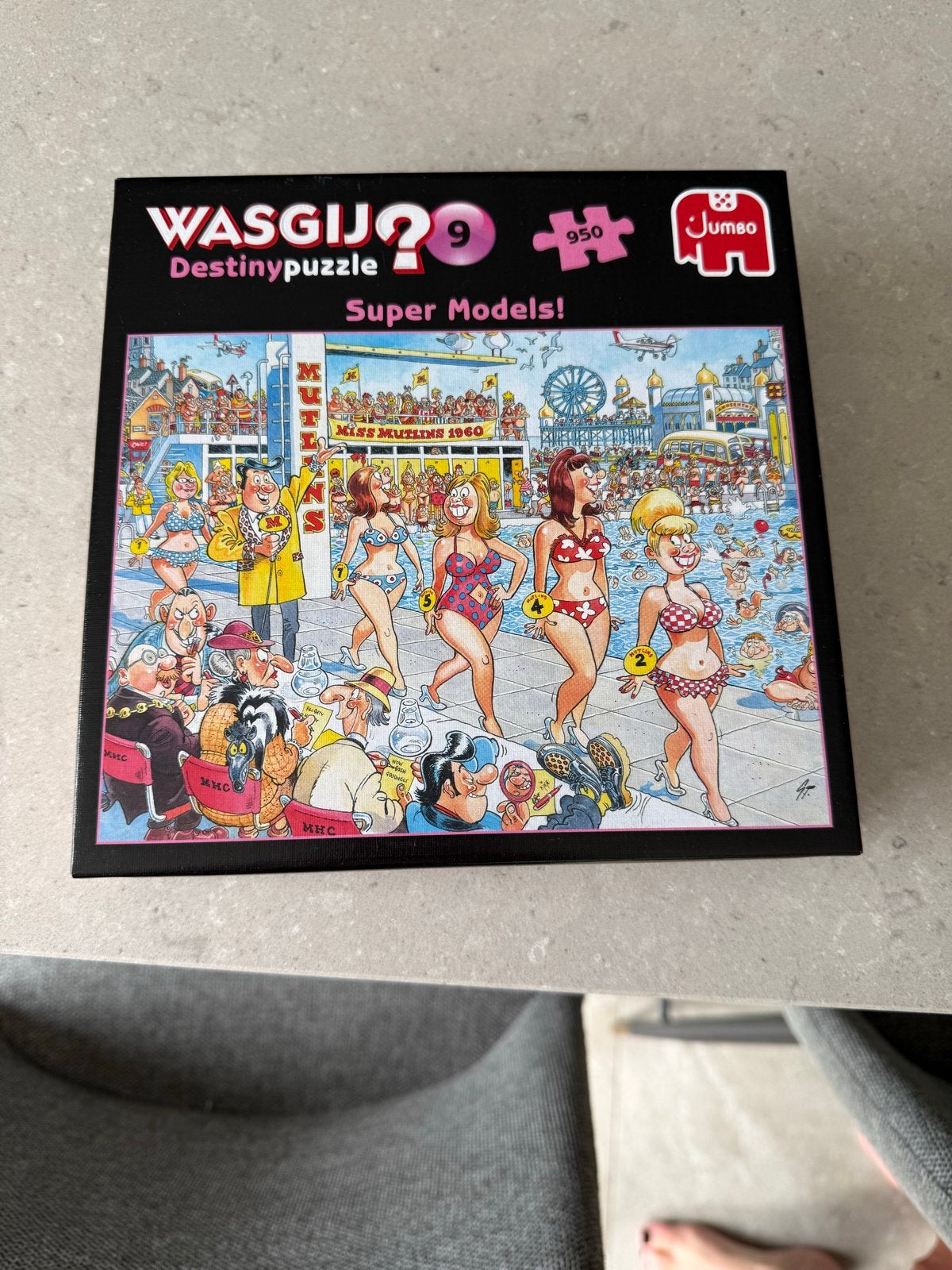 Wasgij Destiny 9: Super Models 950 stukjes, Hobby en Vrije tijd, Ophalen of Verzenden, 500 t/m 1500 stukjes, Zo goed als nieuw