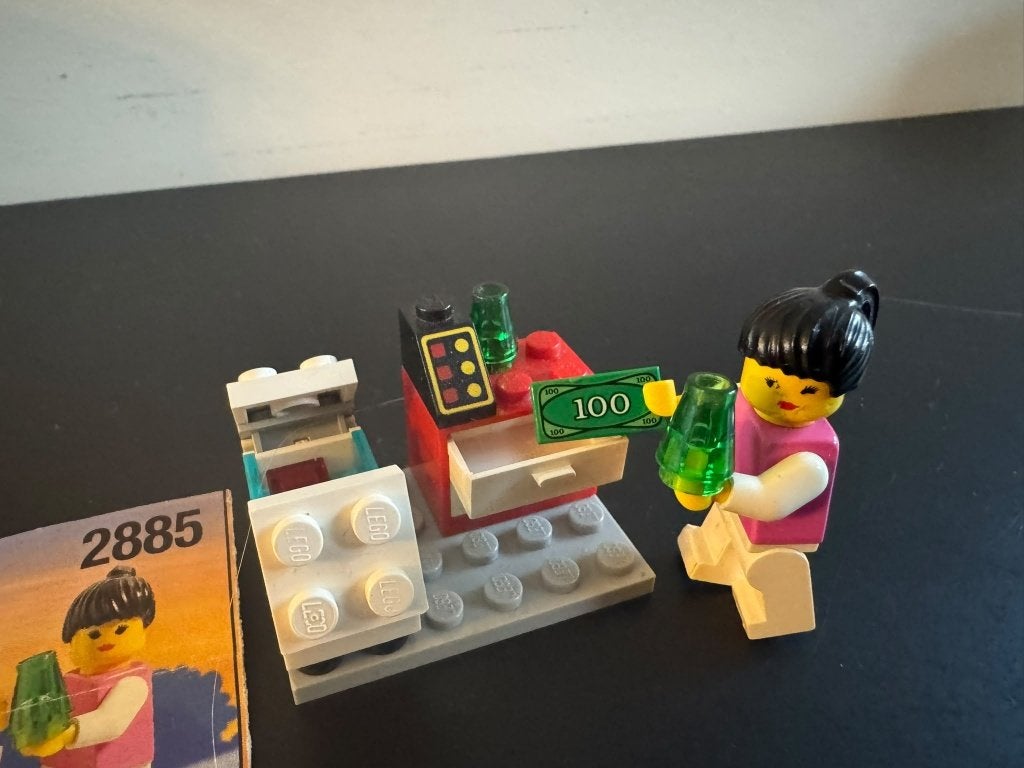 Lego System 2885 Kassa met minifiguur en instructies, Lego, Ophalen of Verzenden, Inclusief instructies, Complete set