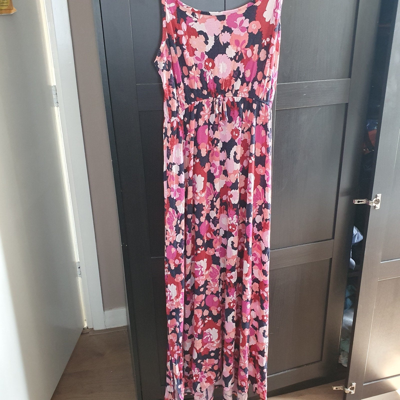 Zomerse maxi-jurk met bloemenprint - Maat L/XL, Verzenden, Maat 42/44 (L), Roze, Onder de knie