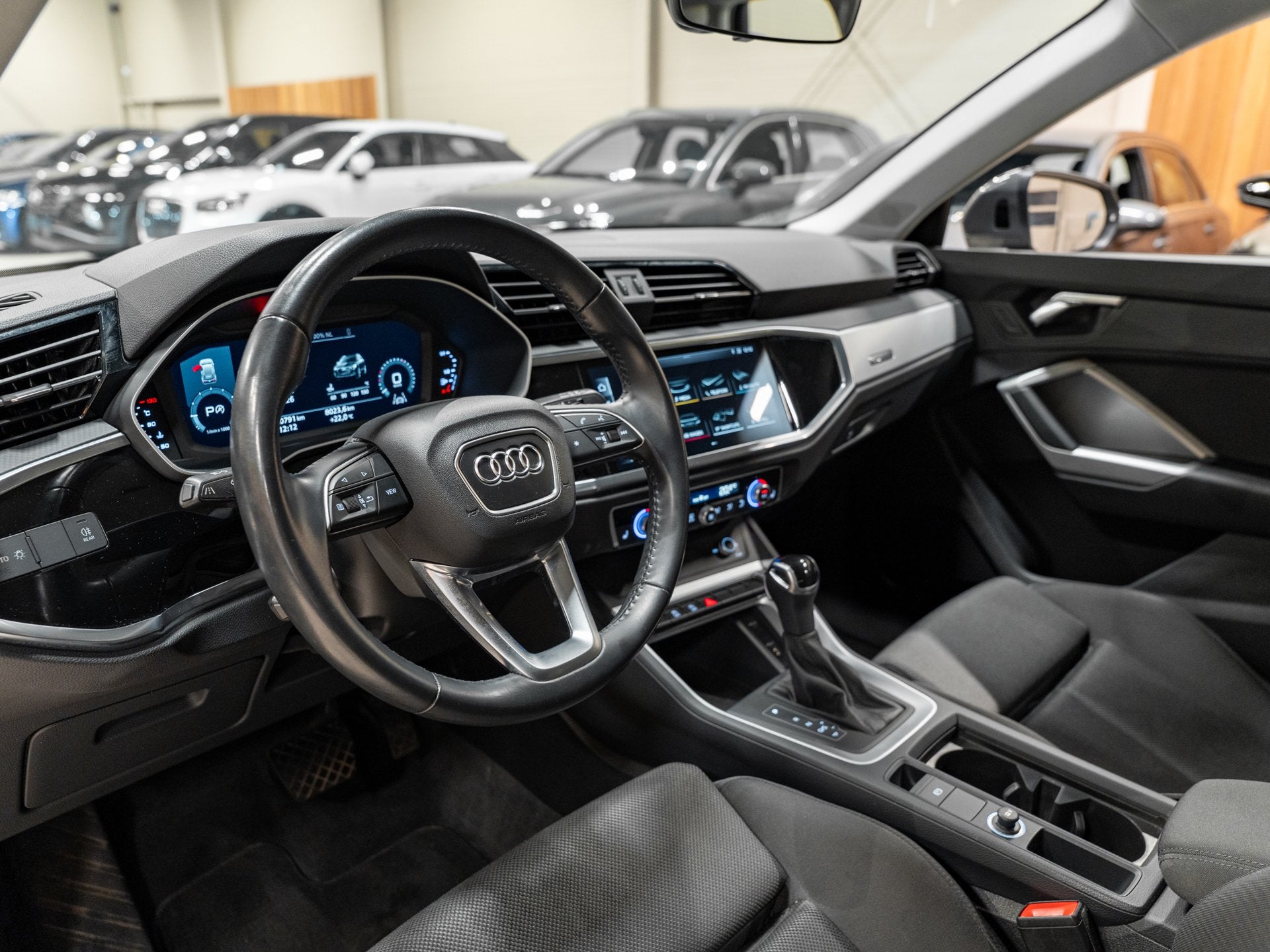 Audi Q3 35 TFSI 150PK S-Tronic, Virtual Cockpit, Apple Carpl, Dealer onderhouden, Stof, Zwart, 4 cilinders