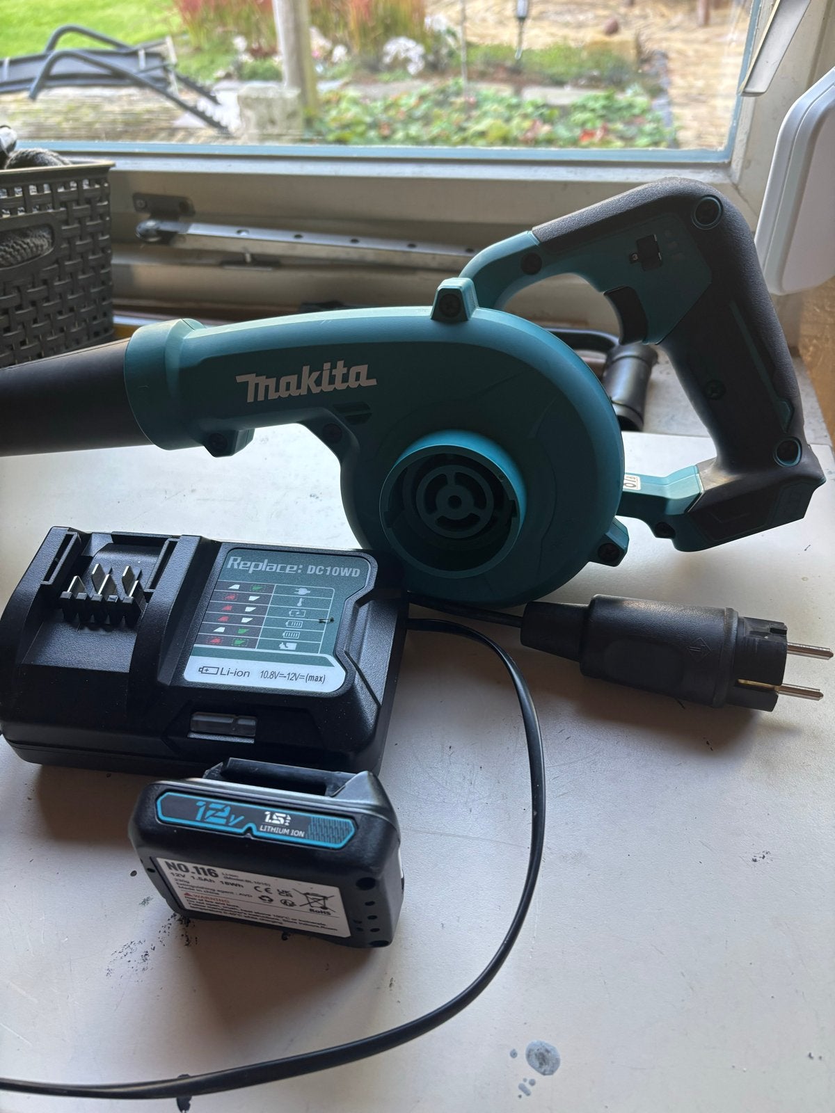 Makita Accu Bladblazer met Lader en Accu, Tuin en Terras, Ophalen of Verzenden, Zo goed als nieuw, Accu, Handgedragen