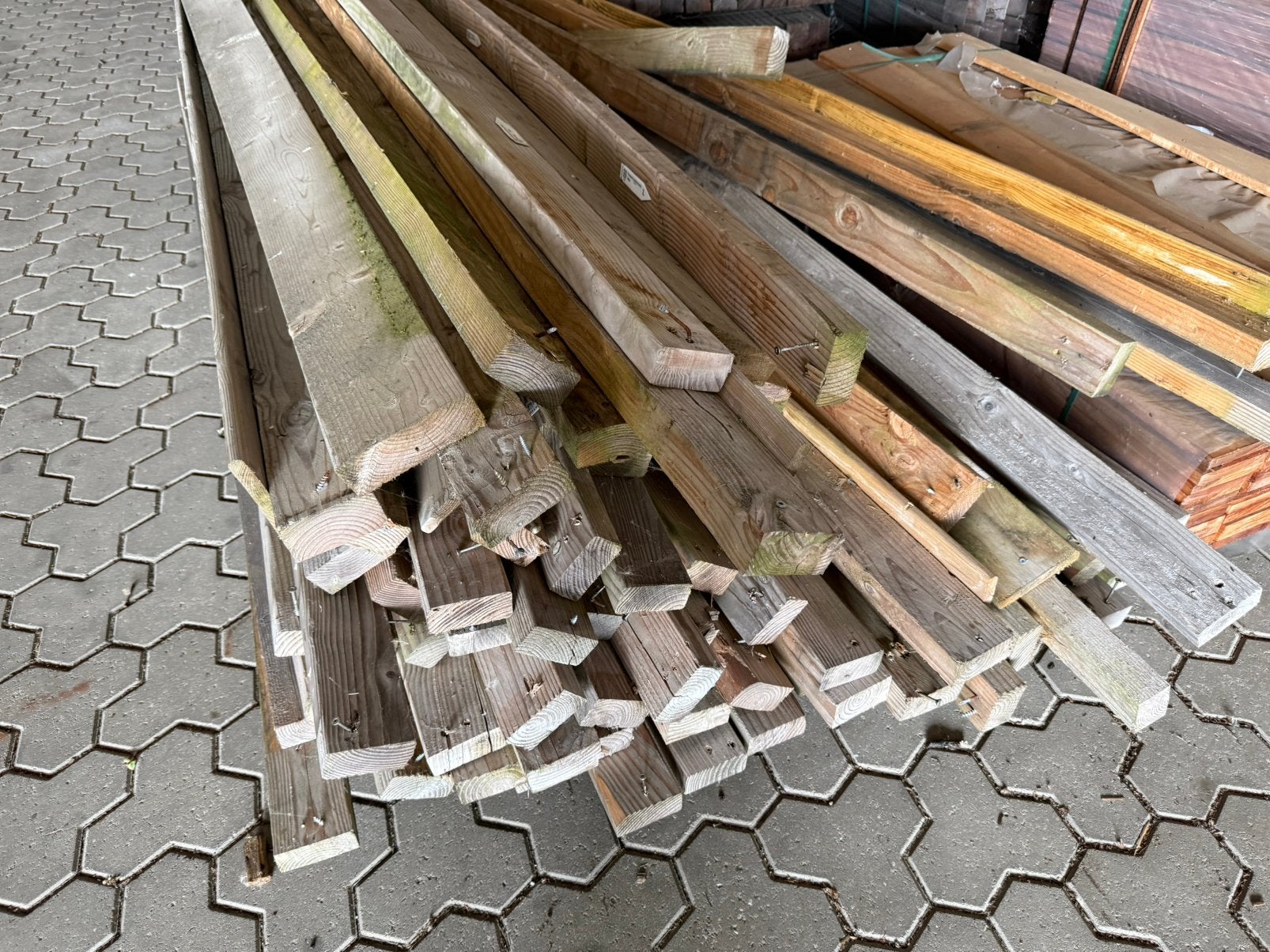 Gratis afhalen, oude pallets voor aanmaakhout, Ophalen, Zo goed als nieuw, 50 mm of meer, Pallet