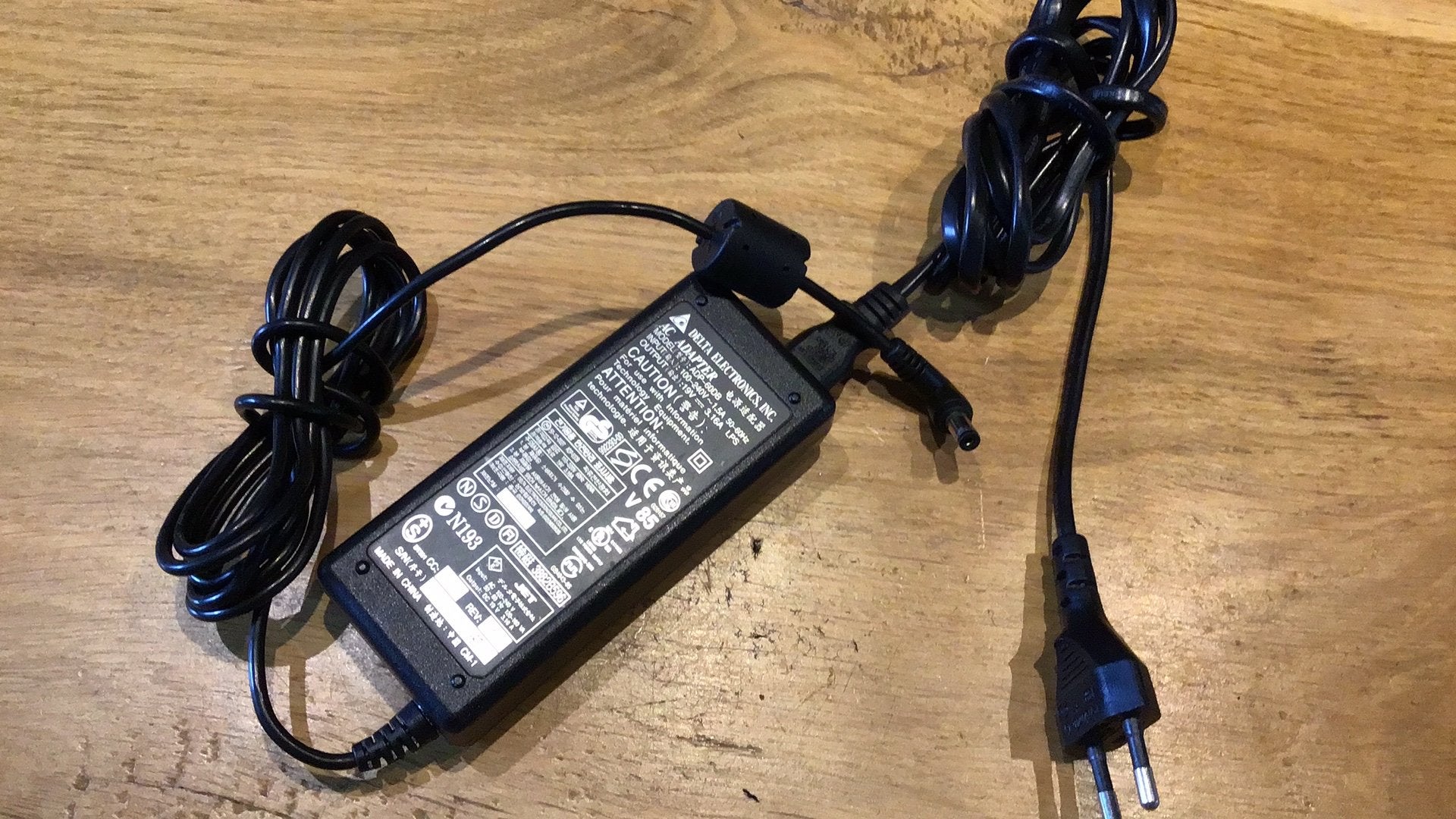 Adapter Delta electronics ADP-60DB, Ophalen, Zo goed als nieuw