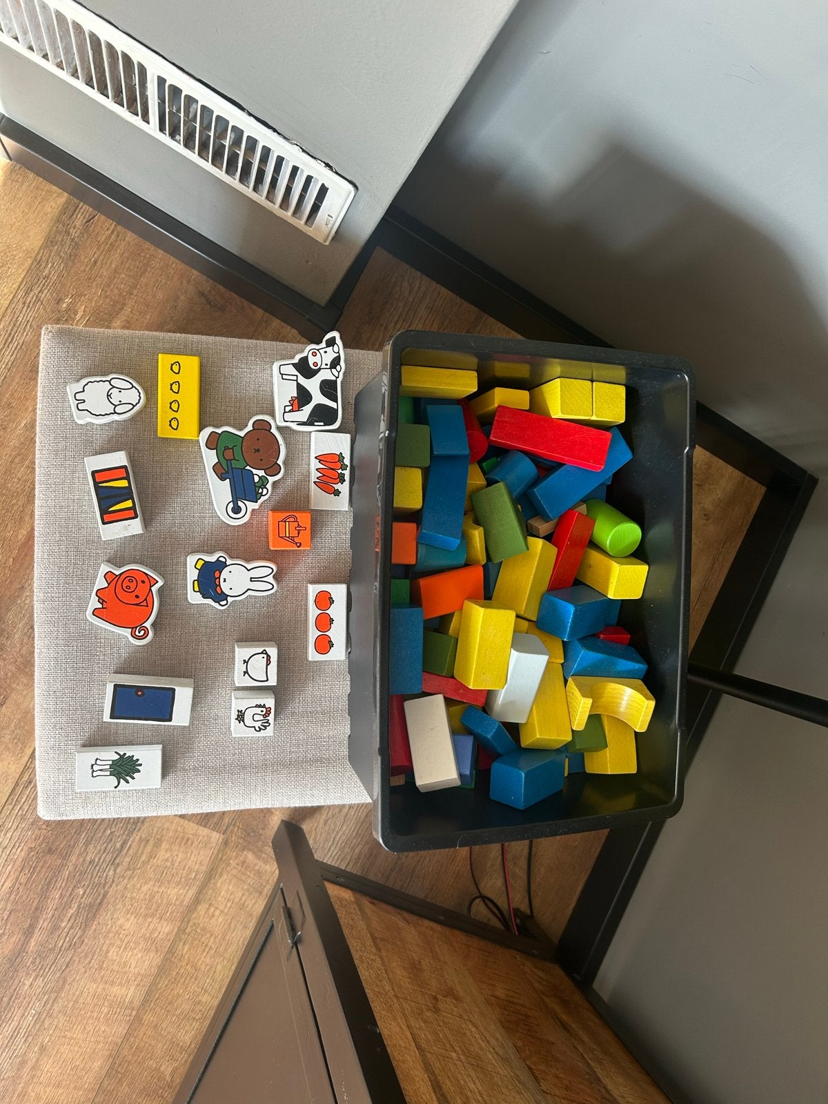 Houten blokken en figuren, diverse kleuren en vormen, Ophalen of Verzenden, Gebruikt, Overige merken