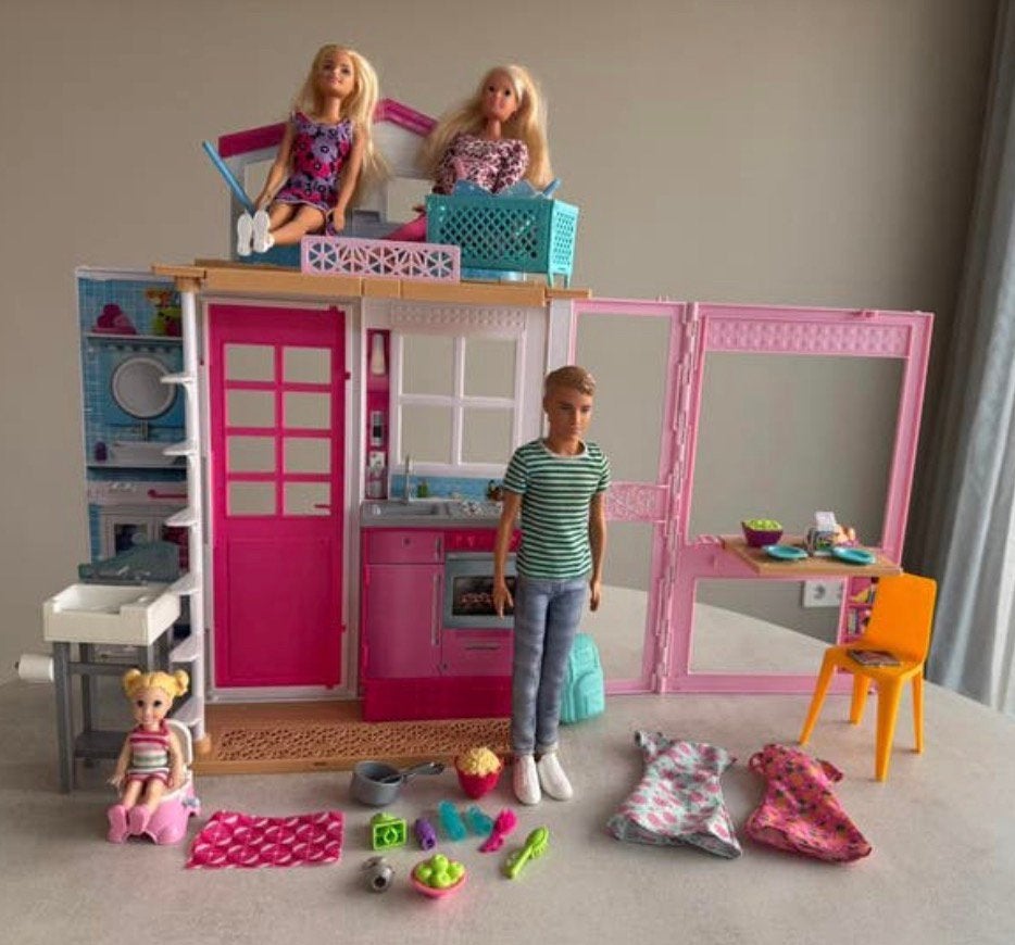 Barbie huis met vele extras, Kinderen en Baby's, Speelgoed | Poppenhuizen, Ophalen of Verzenden, Gebruikt, Poppenhuis