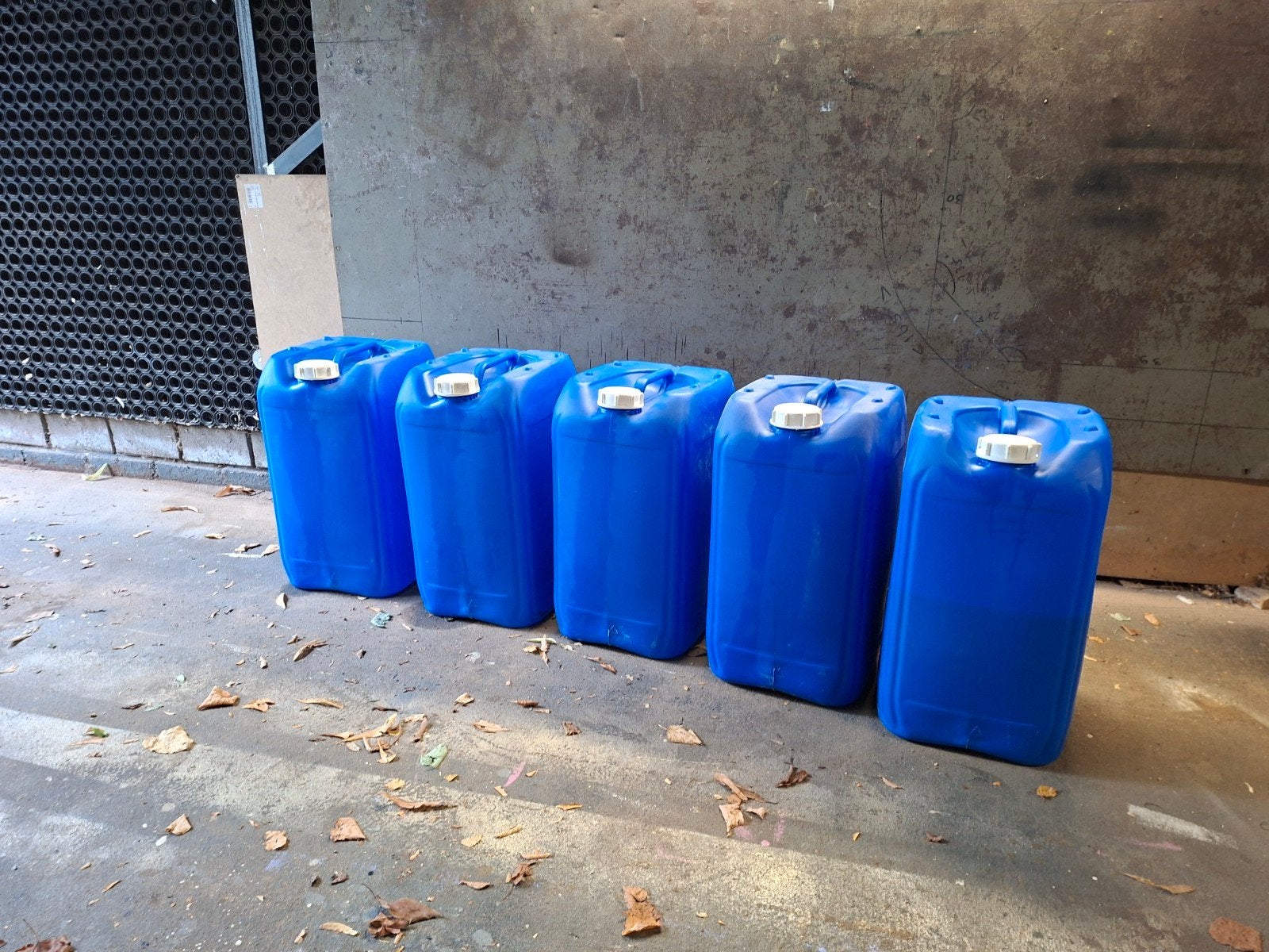 3 jerrycans 25 liter, Ophalen, Overige typen, Minder dan 50 cm, Zo goed als nieuw