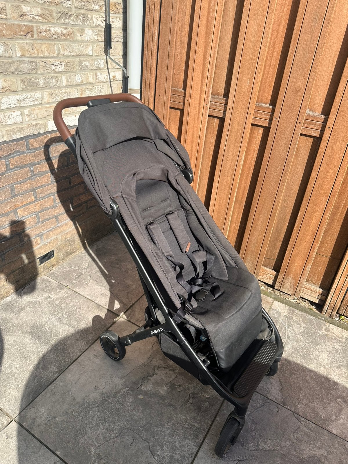 Dubatti Smart buggy – zwart met bruin lederlook, Kinderen en Baby's, Ophalen, Gebruikt, Overige merken, Verstelbare rugleuning