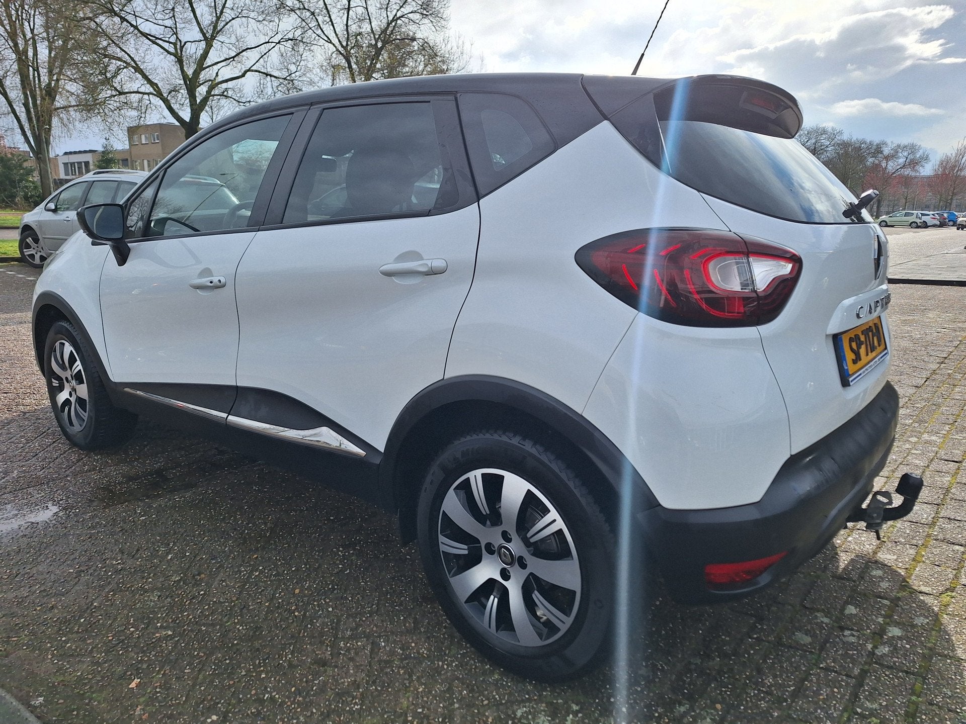 Renault Captur 0.9 TCe Zen TREKHAAK (bj 2018), Auto's, Voorwielaandrijving, Stof, Gebruikt, Euro 6