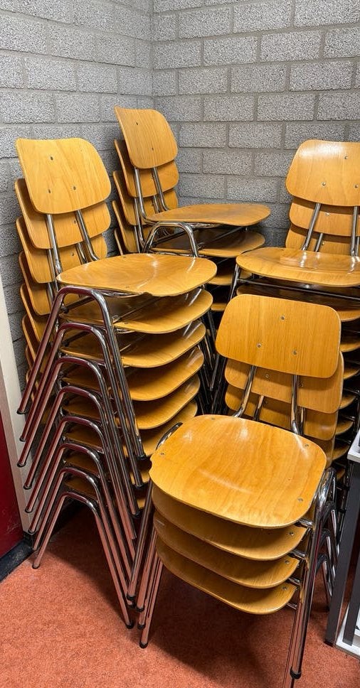 Vintage schoolstoel - Hout en metaal, Gebruikt, Overige kleuren, Ophalen of Verzenden, Vijf, Zes of meer stoelen