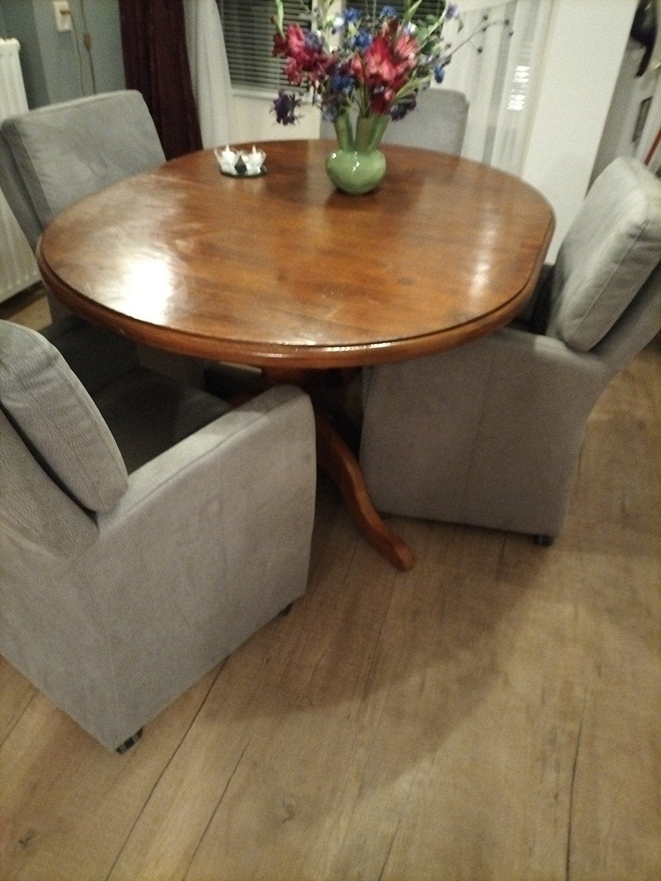 Eettafel, salontafel, bijzettafel en dressoir, Ophalen, Zo goed als nieuw