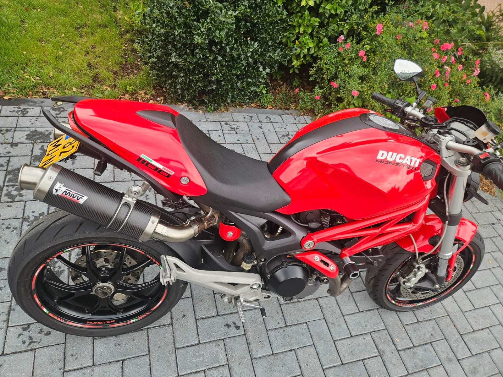 Strakke Ducati Monster 1100, 2 cilinders, Motorrijbewijs A, Gebruikt, Particulier