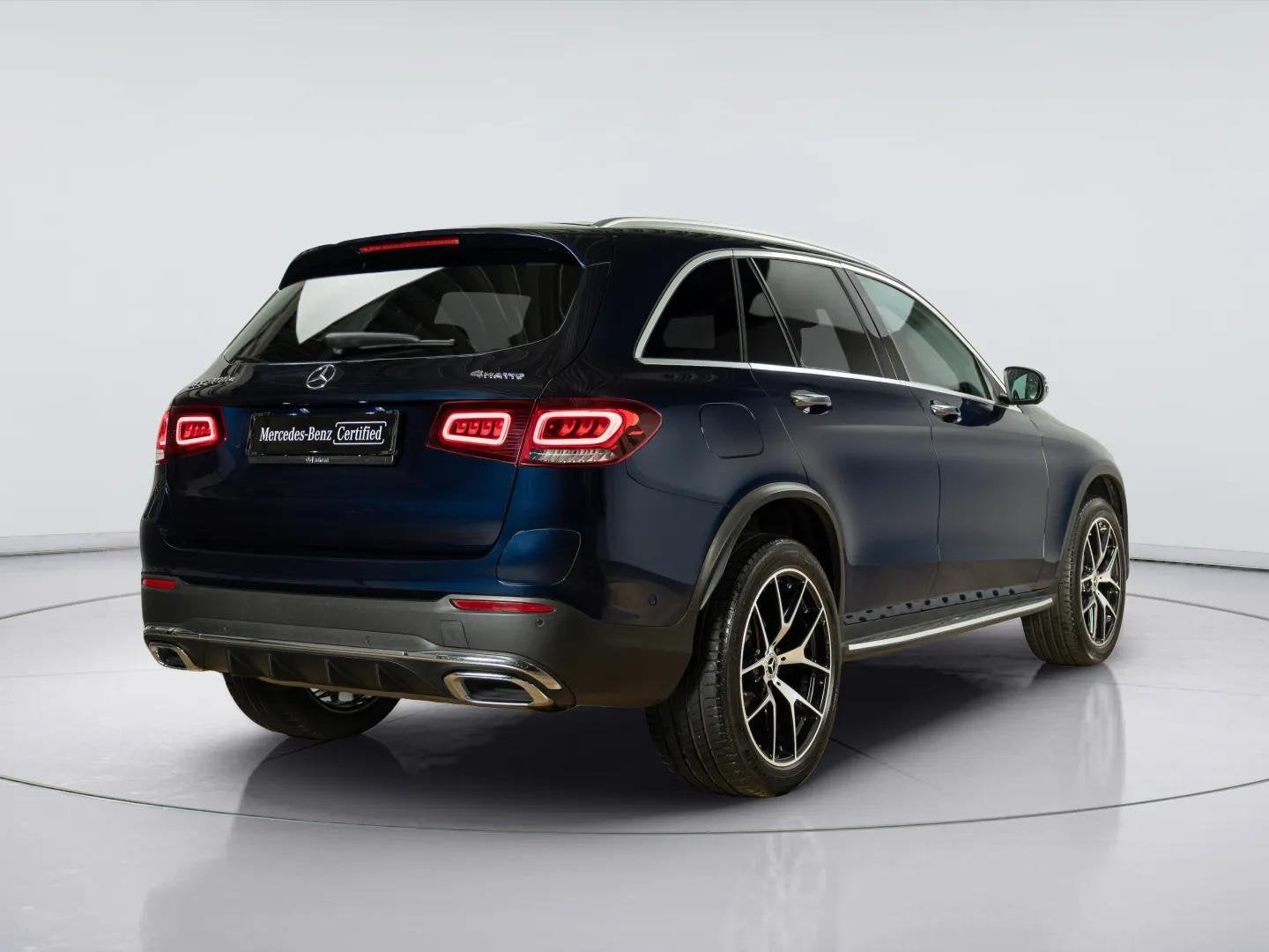 Mercedes-Benz GLC 300e 4MATIC AMG | Panorama dak, Auto's, Automaat, Dealer onderhouden, 14 kWh, Gebruikt