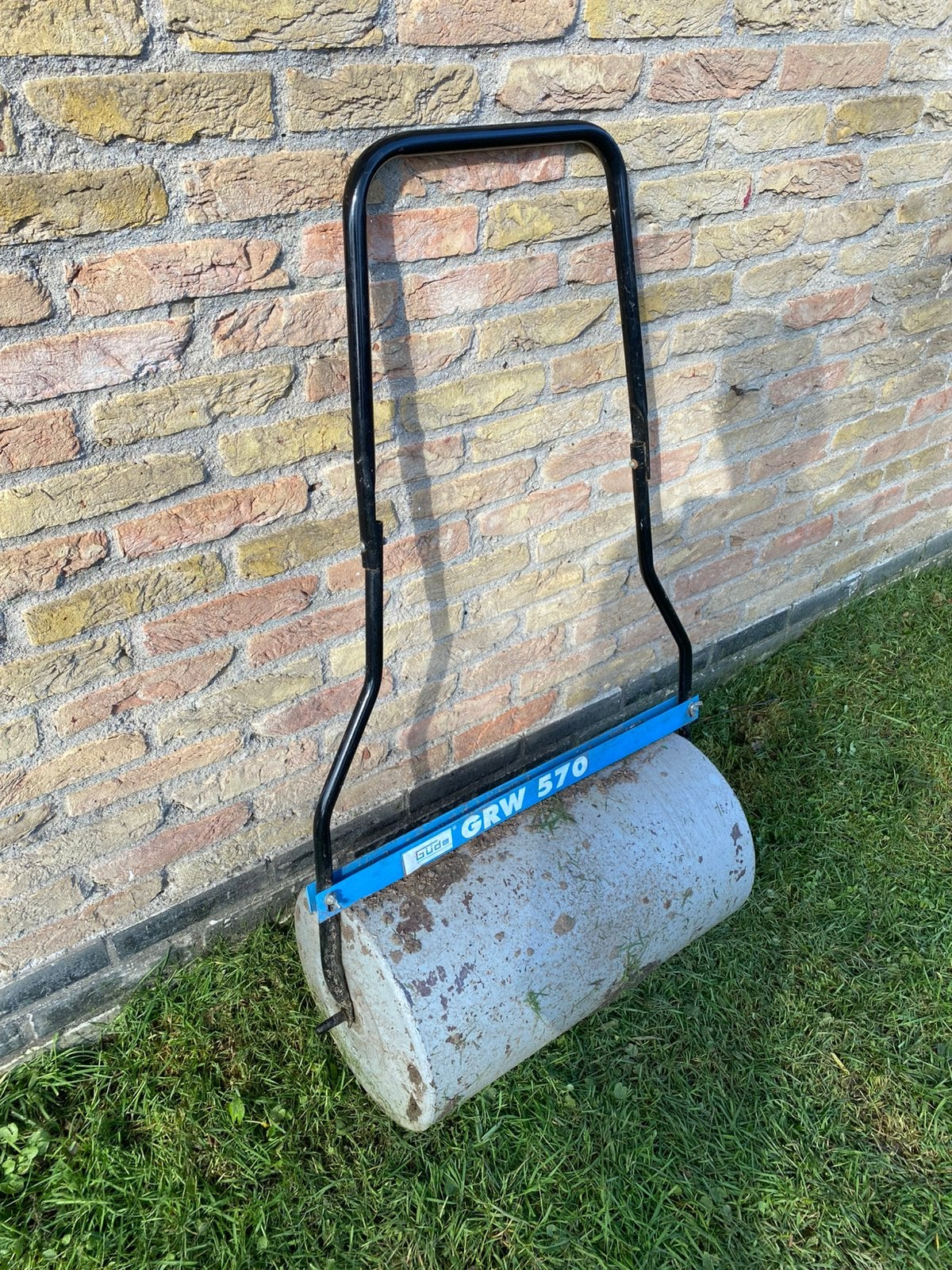 *te huur * Gazonwals gazonroller niveleringshark strooiwagen, Ophalen, Zo goed als nieuw