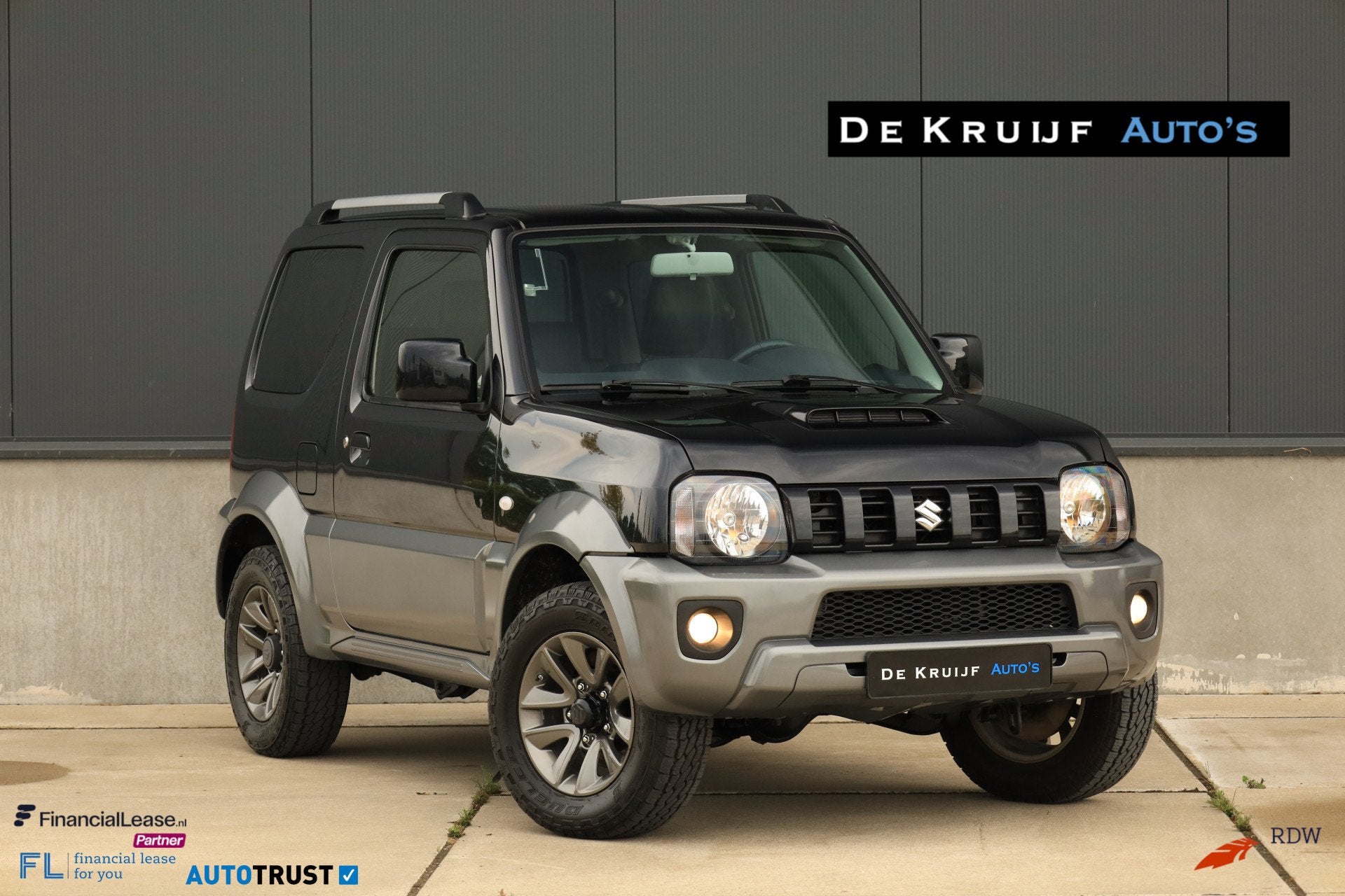 Suzuki Jimny Dakota Leer Airco Trekhaak Carplay 4WD, Gebruikt, Zwart, 4 stoelen, Zwart