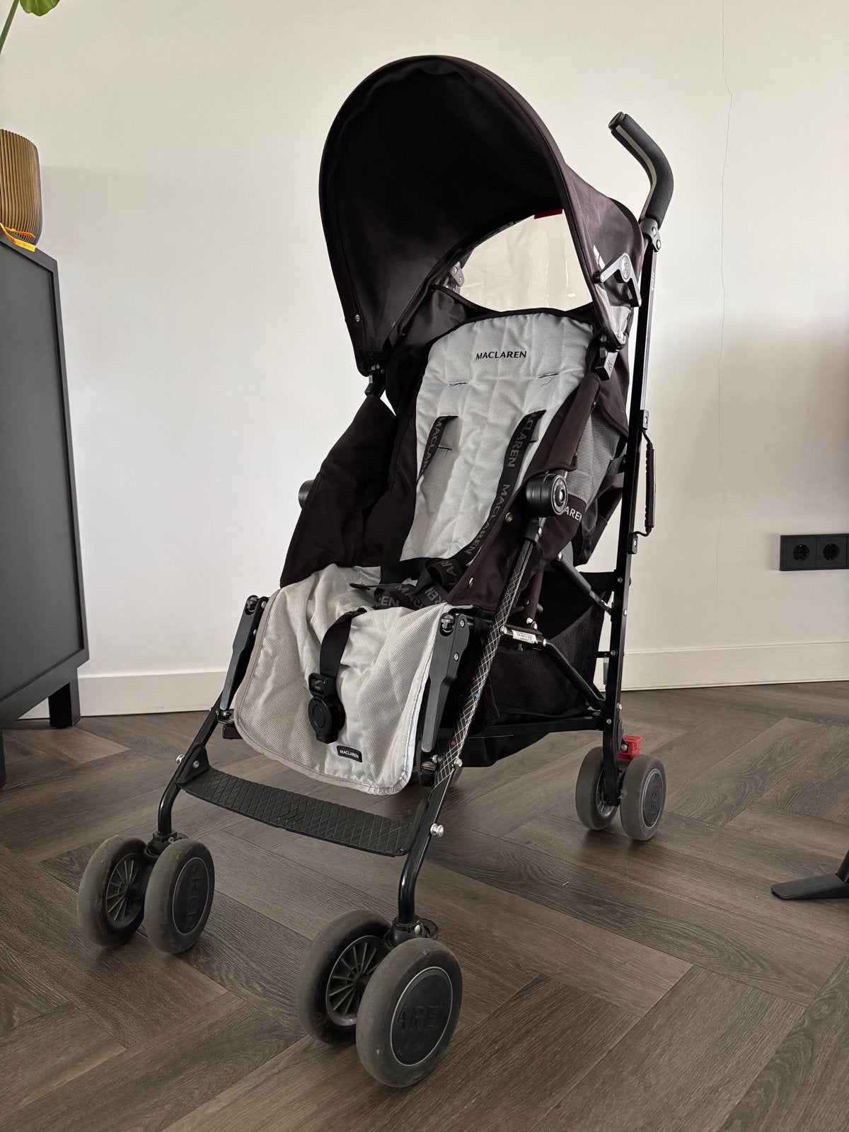 Maclaren Quest buggy met voetenzak, Ophalen, Gebruikt, Maclaren, Regenhoes