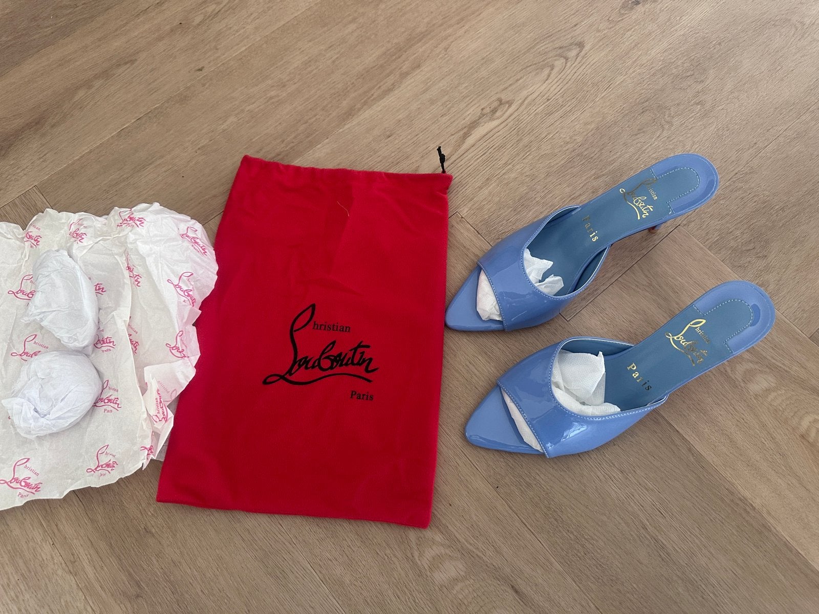 Louboutin Miss Z Mule blauwe hakken maat 39 nieuw! €100, Blauw, Nieuw, Ophalen of Verzenden, Schoenen met hoge hakken