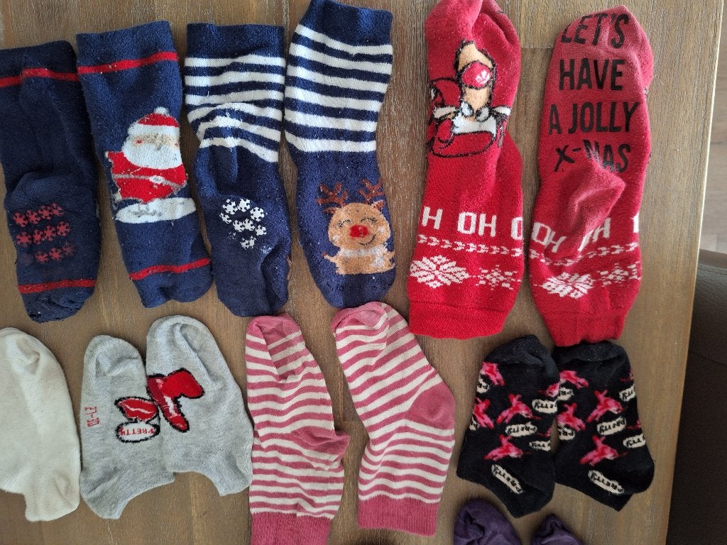 14x sokjes(waaronder 3x KERSTsokjes) kniekousjes maten 27-30, Ophalen of Verzenden, Gebruikt, Meisje, Sokjes