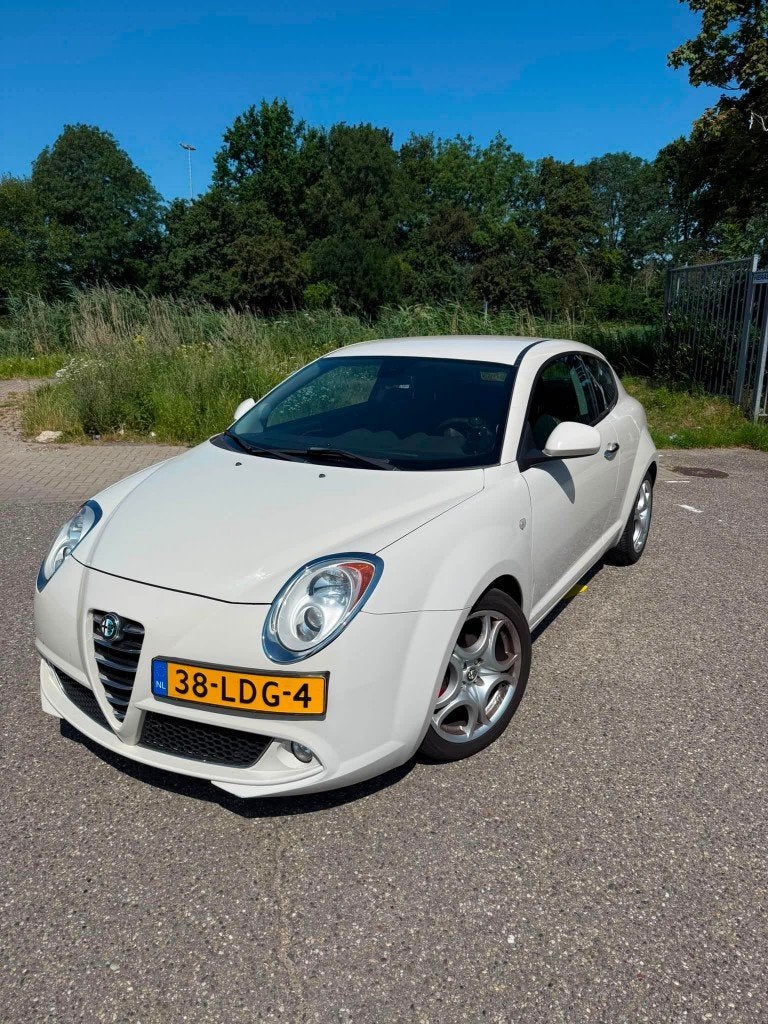 Alfa Romeo MiTo 1.4 16V 77KW Multi AIR 2010 Wit, Auto's, Voorwielaandrijving, Stof, Zwart, 4 cilinders