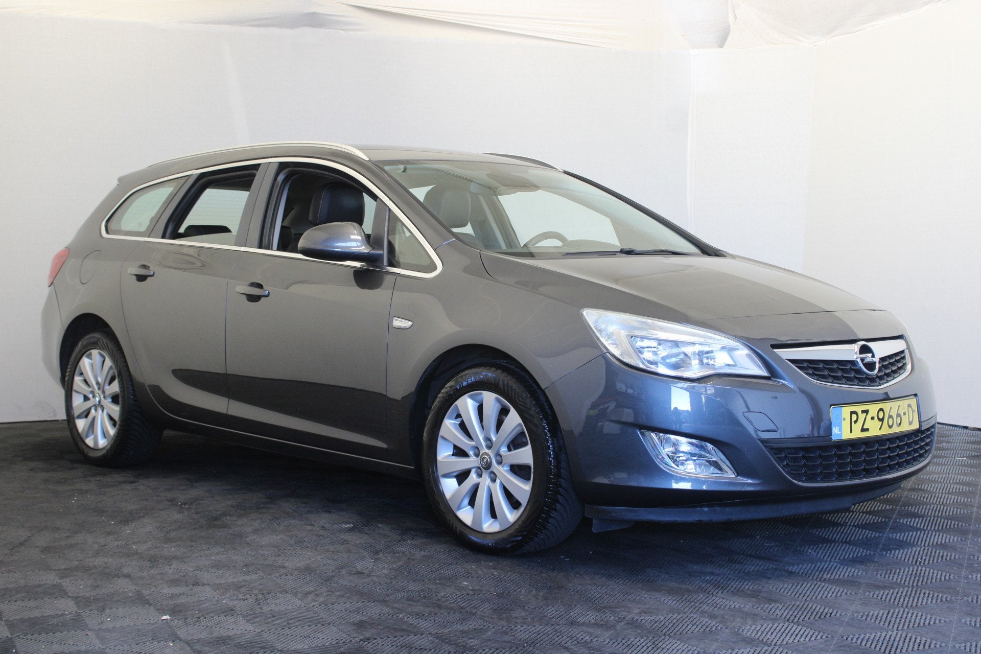 Opel Astra Sports Tourer 2.0 CDTi Cosmo (bj 2012, automaat), Auto's, Opel, Euro 5, Zwart, 4 cilinders, Leder en Stof