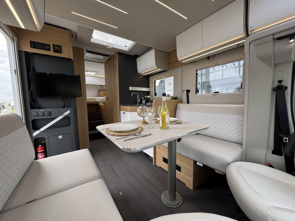 Adria Matrix Plus 670 DL Automaat Omvormer Airco 2024, Caravans en Kamperen, Fiat, Bedrijf, Diesel, Stra?ka cesta 50, 8000 Novo mesto, Slovenië