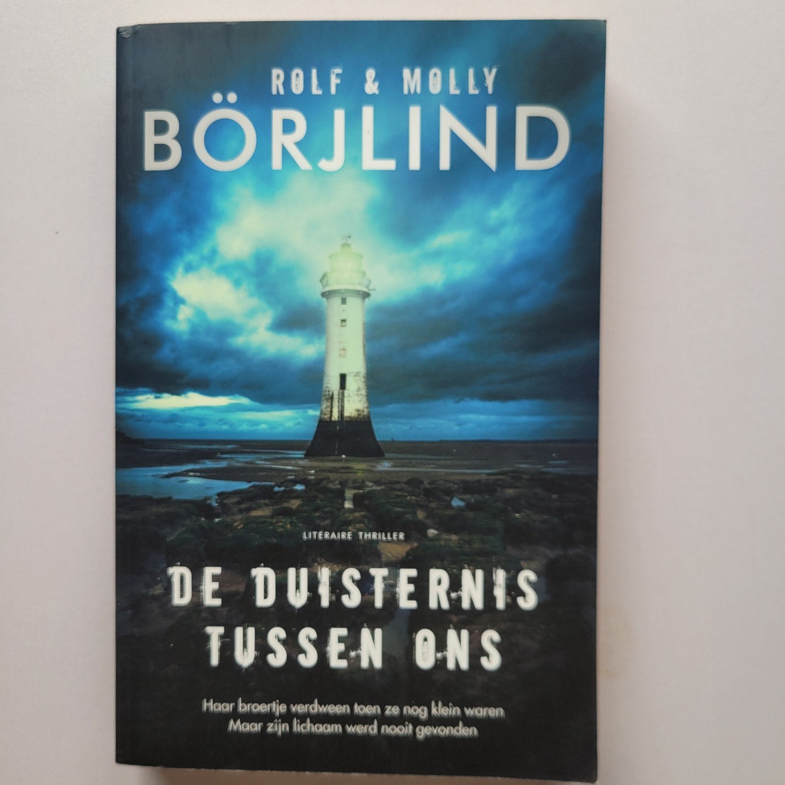 De Duisternis Tussen Ons - Rolf & Molly Börjlind, Ophalen of Verzenden, Gelezen, Rolf & Molly Börjlind, Scandinavië