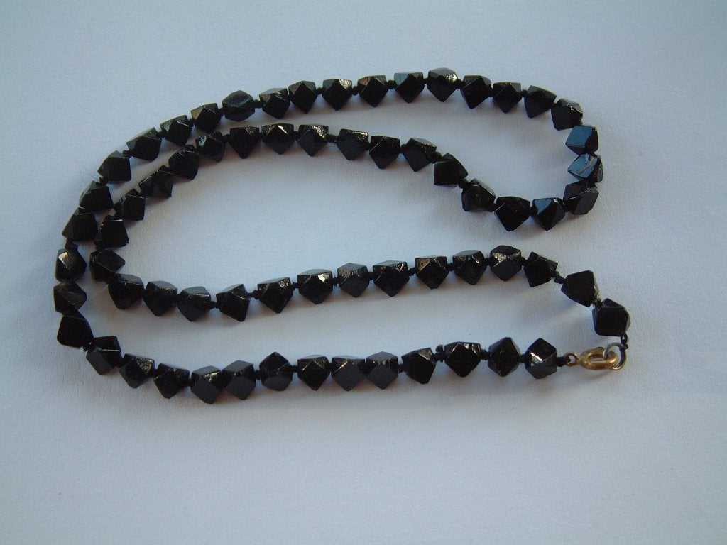 Bijzonder antiek rouw ketting snoer echte git gitten, Ophalen of Verzenden, Overige materialen, Ketting