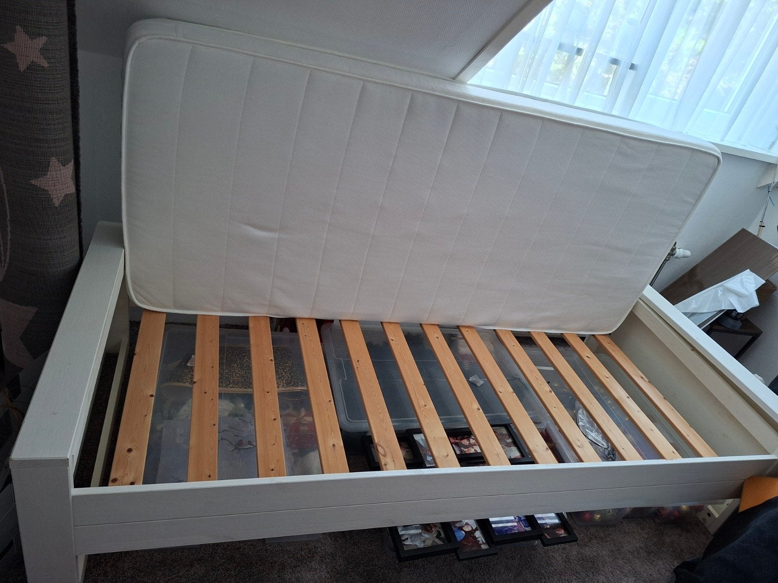 Eenpersoonsbed met matras - Wit houten frame, Ophalen, Gebruikt, 90 cm, Eenpersoons