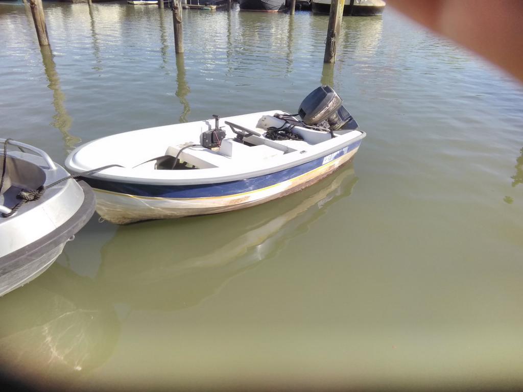 Askeladden 9 1200 met een mercury  9.5 bijboot dingy, Ophalen, Motor en Techniek