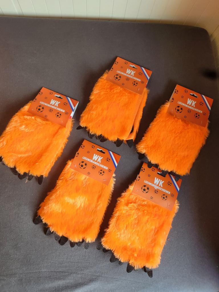 WK leeuwenhandschoenen oranje - NIEUW *, Ophalen of Verzenden, Nieuw, Overige typen, Oranje of Koningsdag