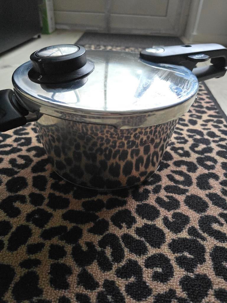 Fissler snelkookpan compleet, Huis en Inrichting, Ophalen, Zo goed als nieuw, Rvs, Kookpan of Snelkookpan
