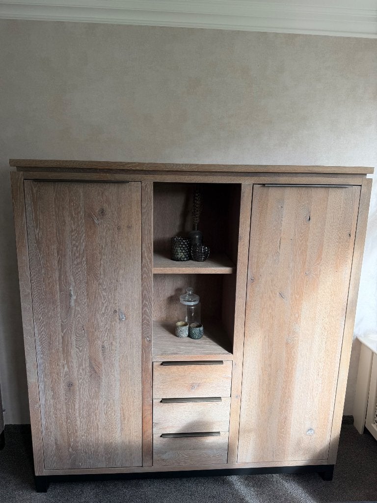 Houten kwalitatieve wandkast, Ophalen, 150 tot 200 cm, Eikenhout, Met lade(s)