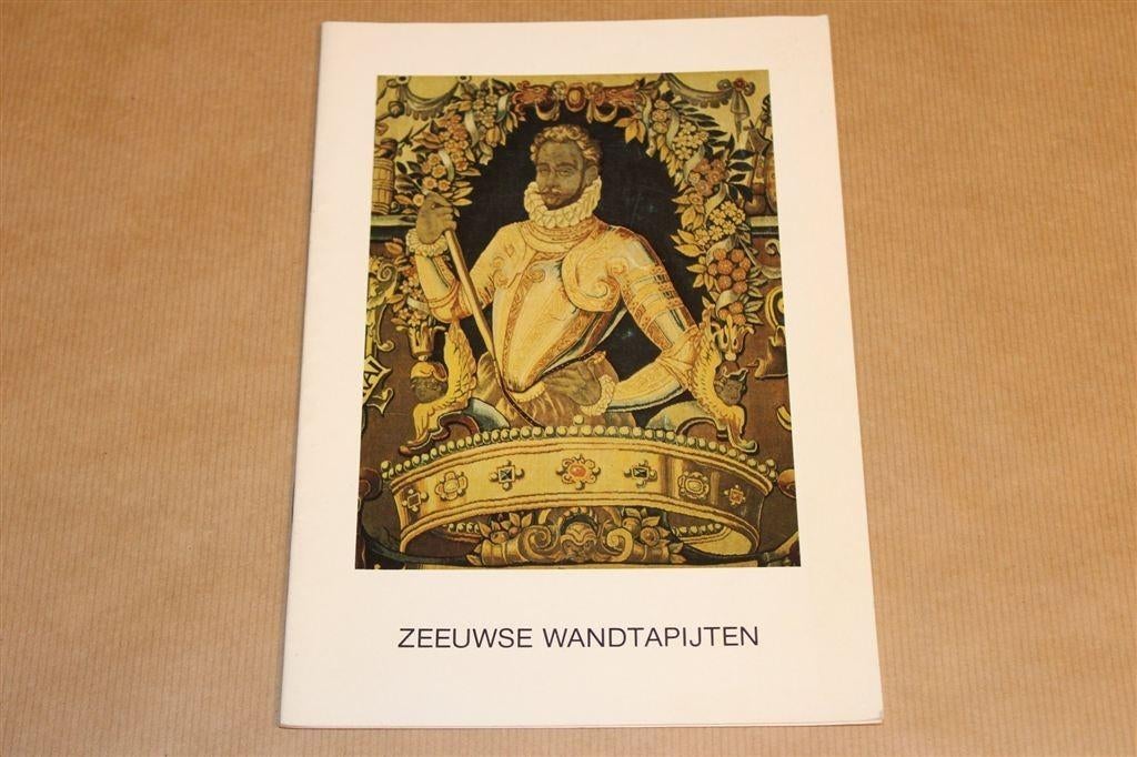 Zeeuwse Wandtapijten — Zeeuws Museum Middelburg 1984, Ophalen of Verzenden, Gelezen