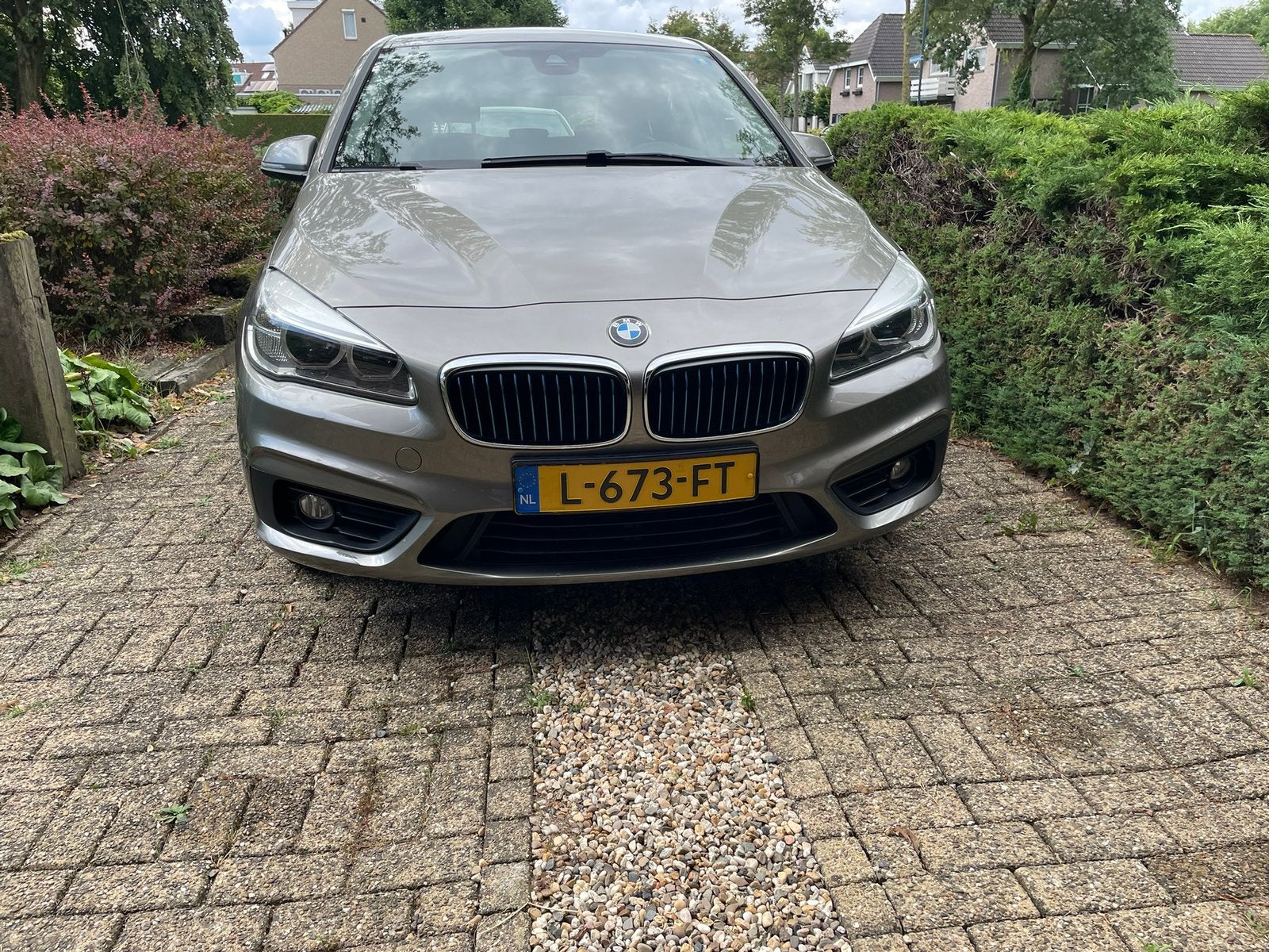 BMW 2-Serie Active Tourer 1.5 225XE Xdrive AUT 2017 Grijs, Auto's, Automaat, 136 pk, Vierwielaandrijving, 93 €/maand