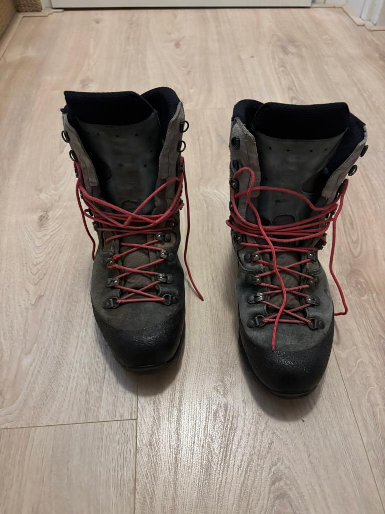 Te koop: Vlieg of wandelschoenen Hanwag maat 44, Sport en Fitness, Bergsport en Wandelen, Ophalen of Verzenden, Gebruikt, Schoenen