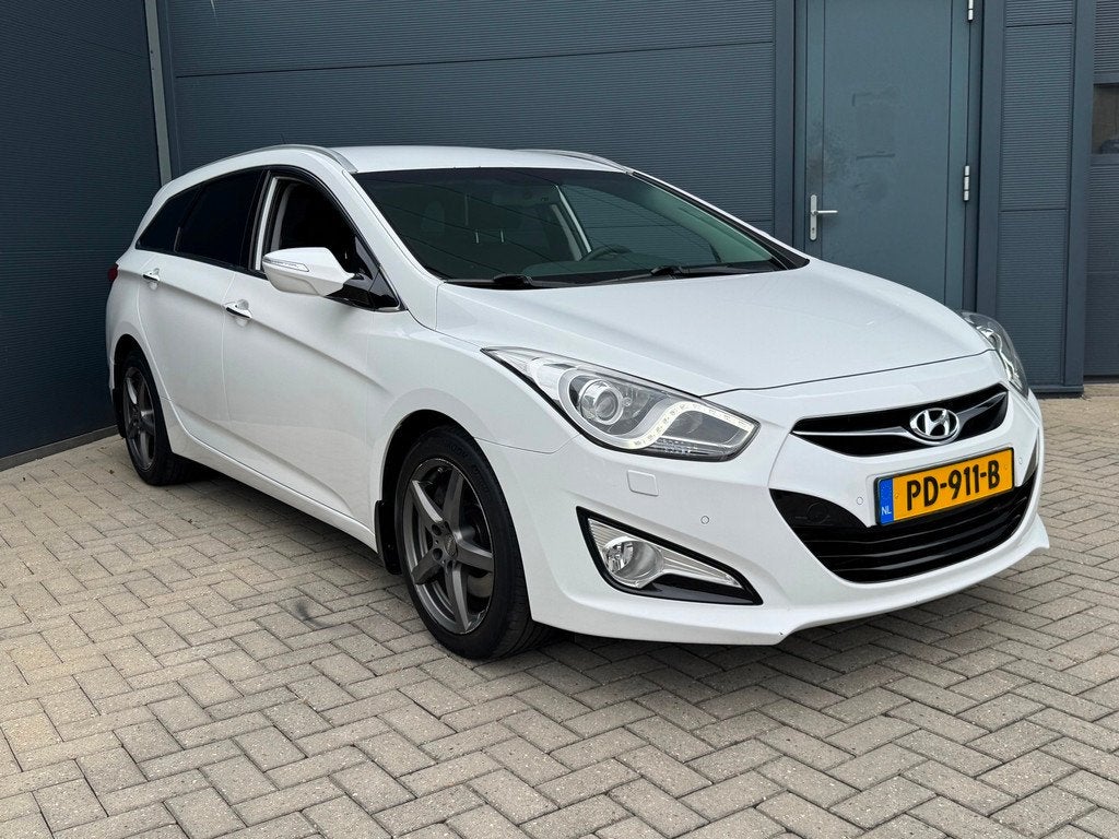Hyundai I40 Wagon 2.0 GDI i-Vision / Automaat / led, Euro 5, 4 cilinders, 700 kg, Wit