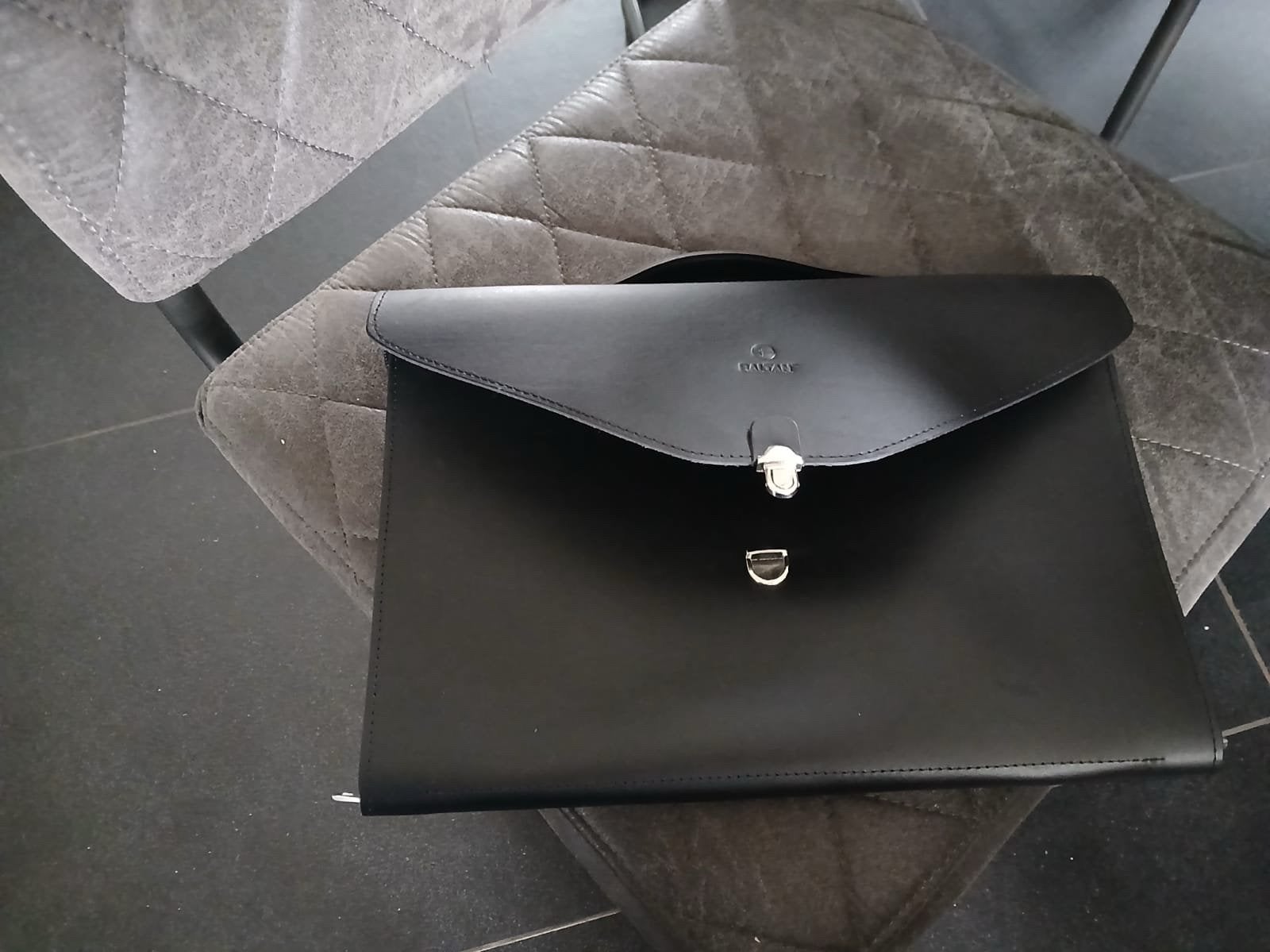Leren Aktetas / Laptoptas 13/14 inch - Zwart, Computers en Software, Laptoptassen, Nieuw, Aktetas, 14 inch, Handvat, Klepsluiting