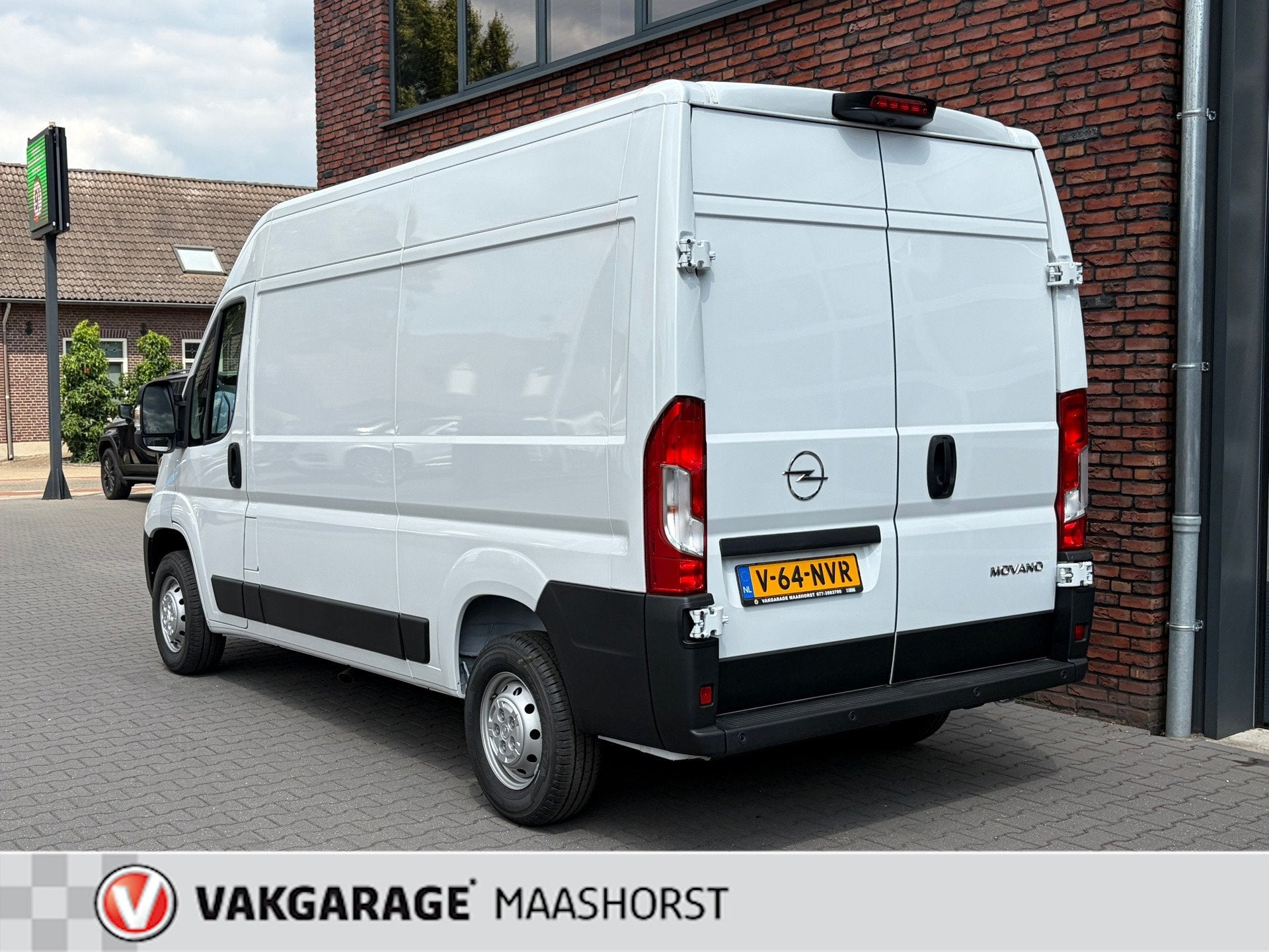Opel MOVANO 2.2D 140 S&S L2H2 3.3t AchteruitrijCam/PDC/Clima, Auto's, Voorwielaandrijving, 12 maanden, Stof, Gebruikt