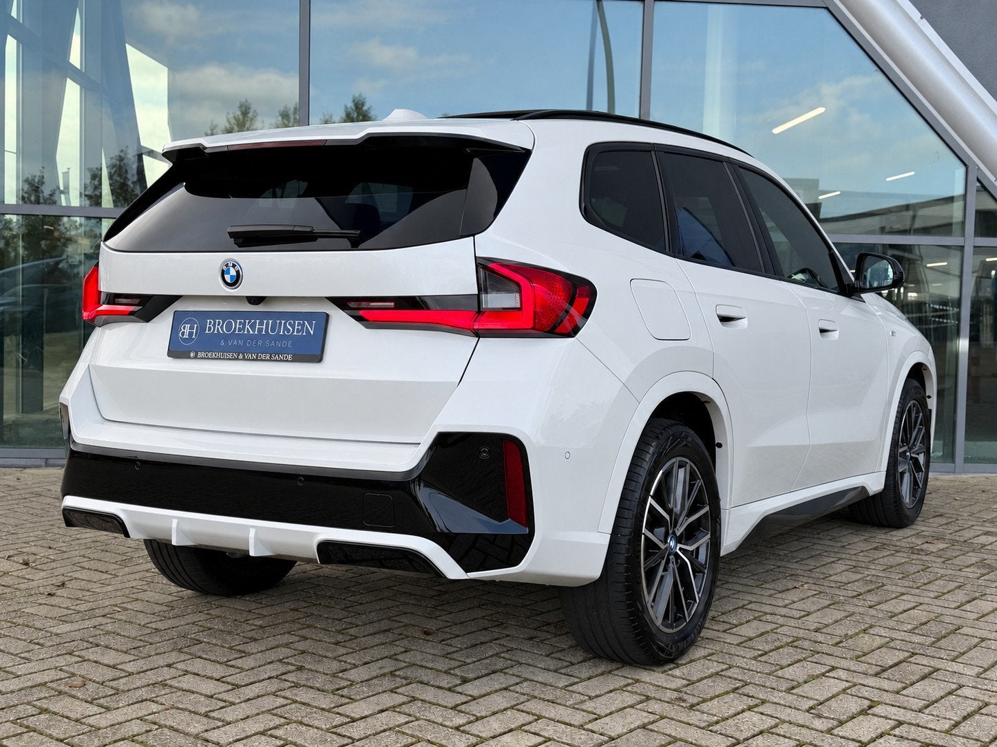 BMW X1 XDrive25e M-sport Pro Driving Assistant 360 Camera /, Gebruikt, Zwart, Wit, Bedrijf