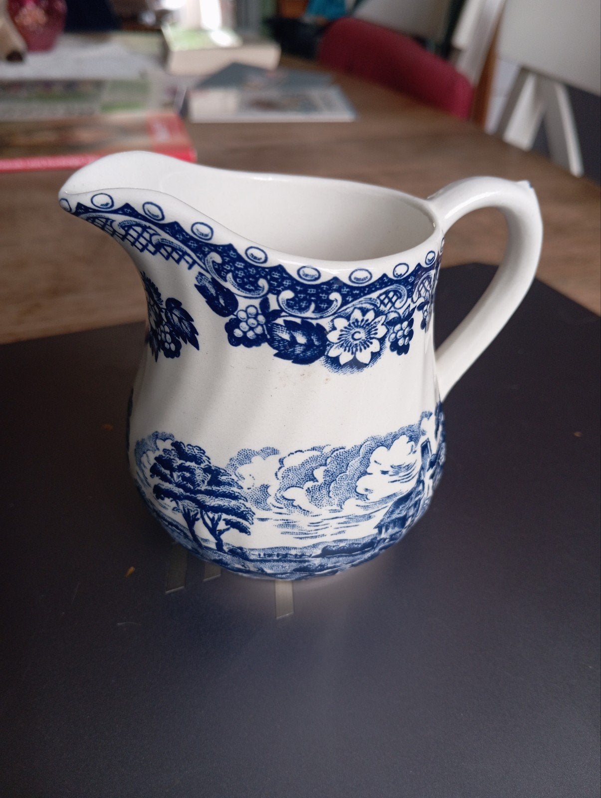 Elizabethan Barratts Staffordshire blauw-wit melkkannetje, Antiek en Kunst, Ophalen of Verzenden