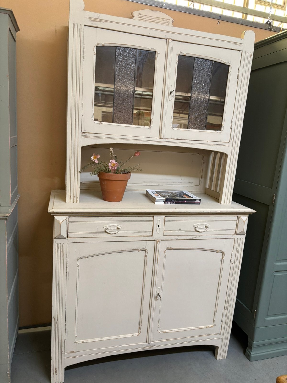 Vintage Brocante Buffetkast, Ophalen, Studio Larilo, 200 cm of meer, Studiolarilo@gmail.com