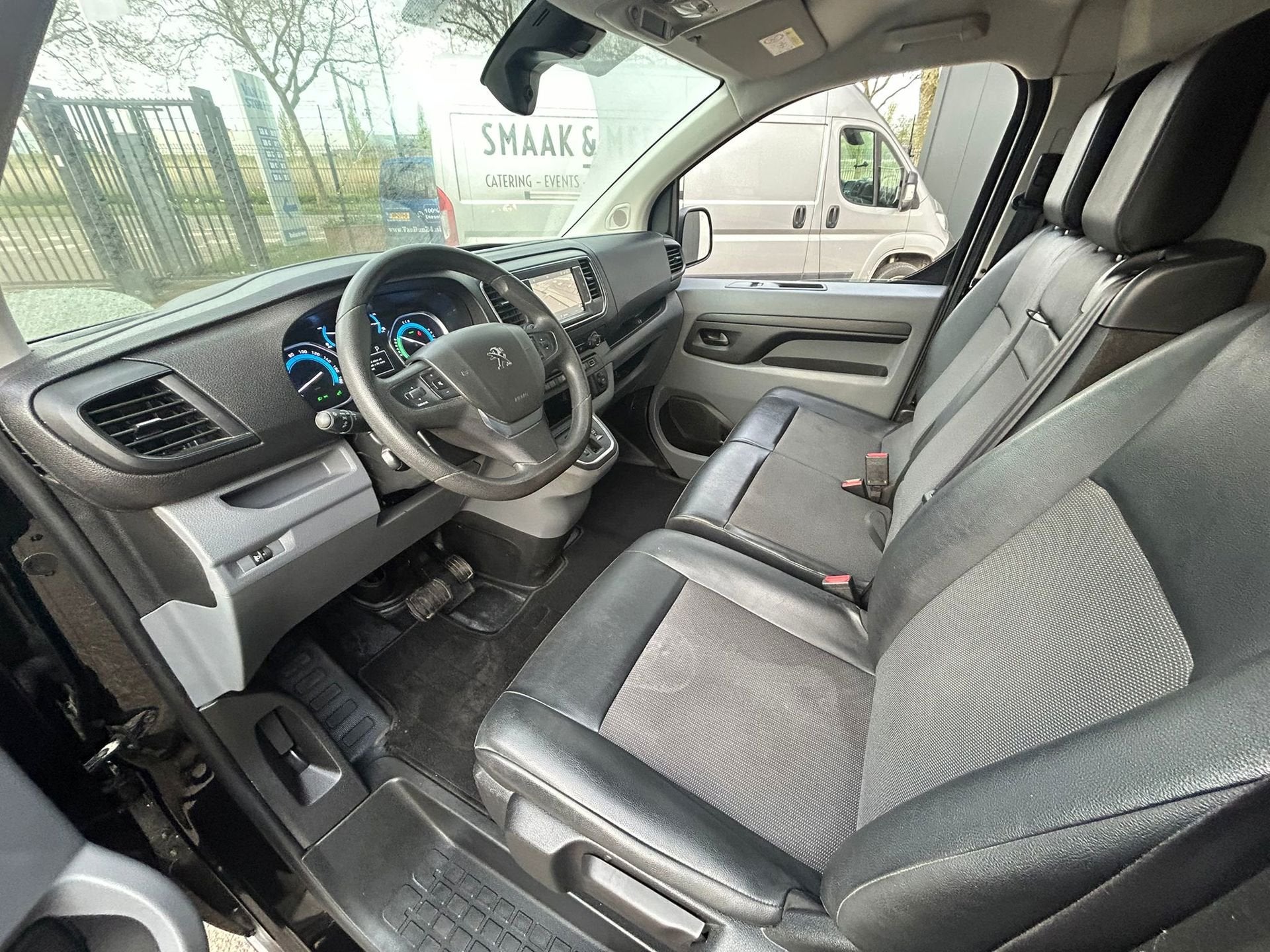 Peugeot E-Expert Standard Asphalt 50 elektrisch, Auto's, Bestelauto's, 1849 kg, 136 pk, Gebruikt, Alcantara